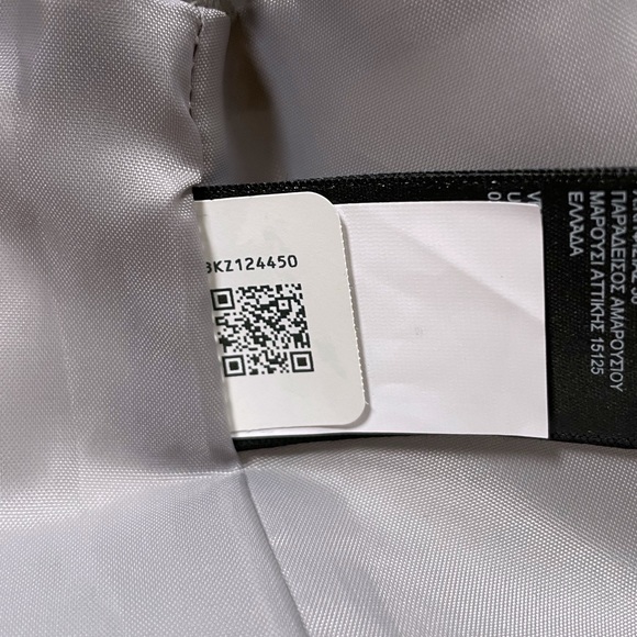 The North Face Women’s Resolve Plus Rain Jacket - Picture 7 of 8